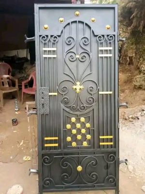 Small design gate